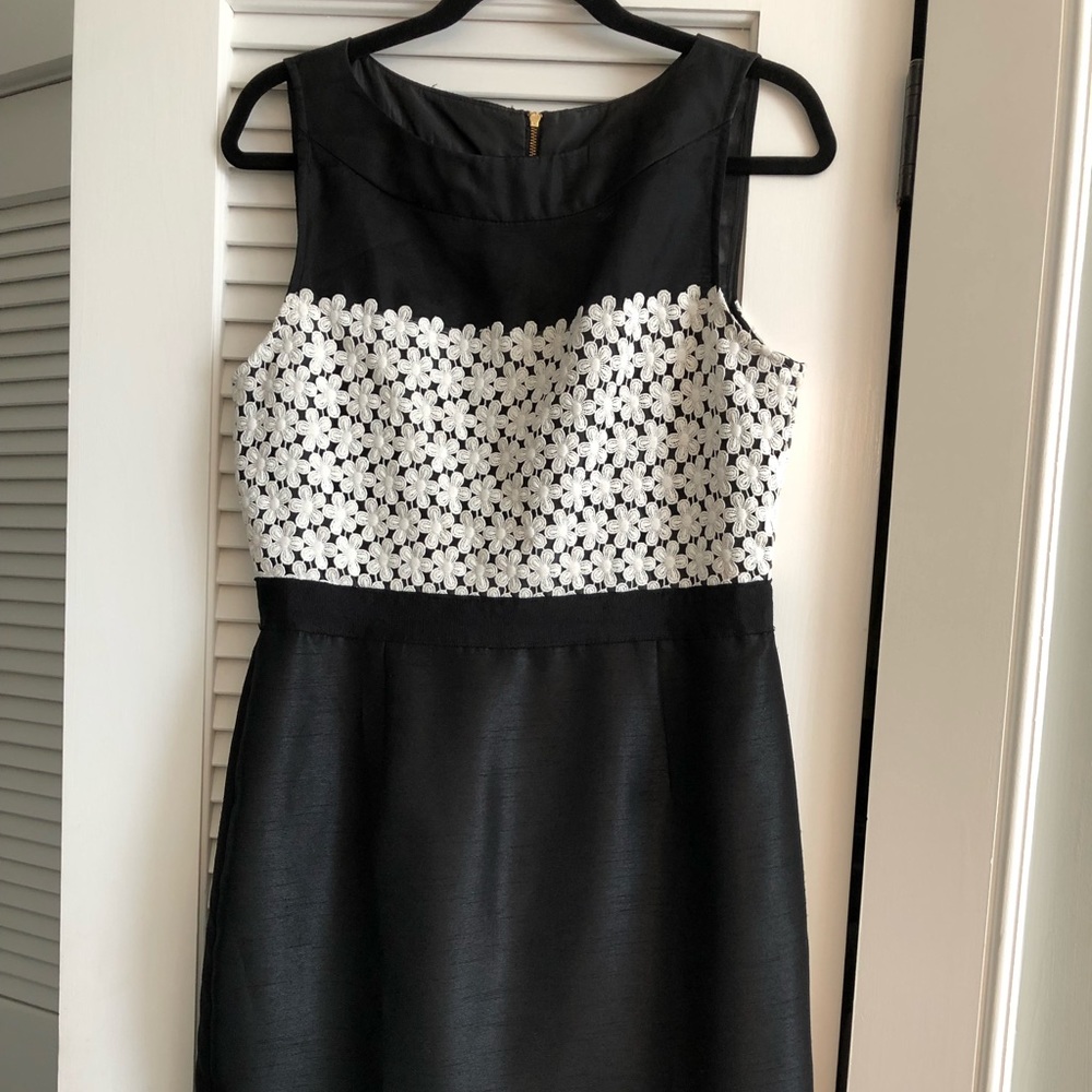 Taylor black and white sleeveless